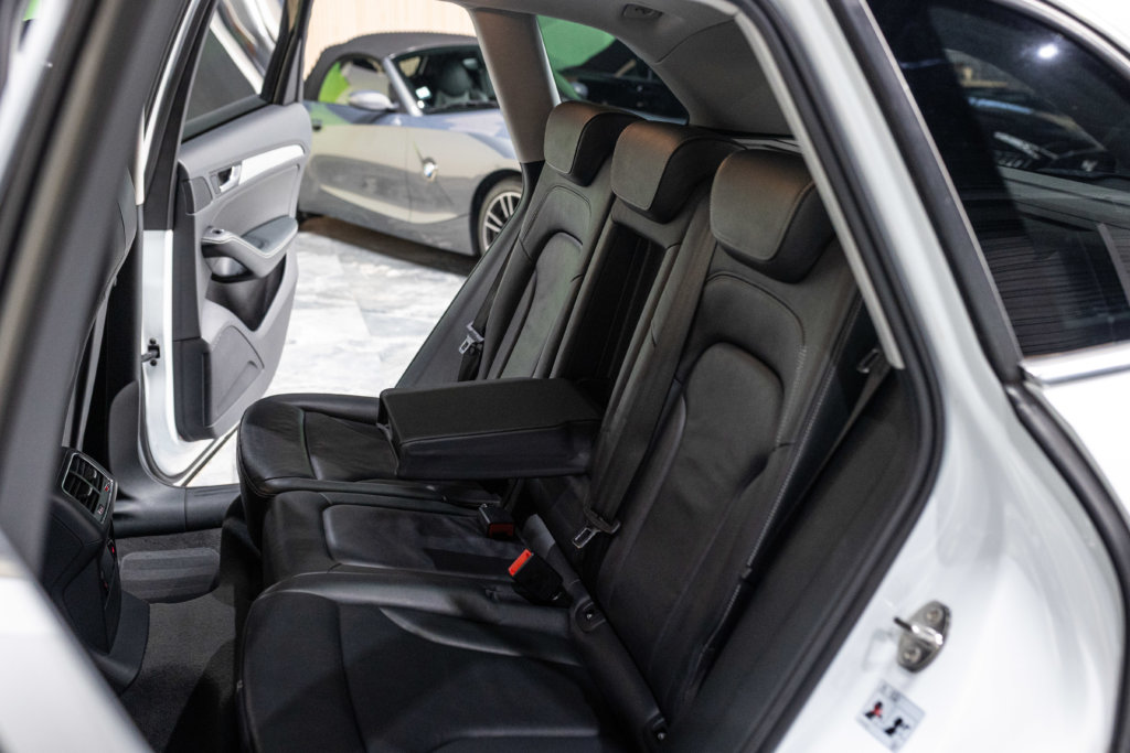 SQ5 Blanc Kerim Interieur 31