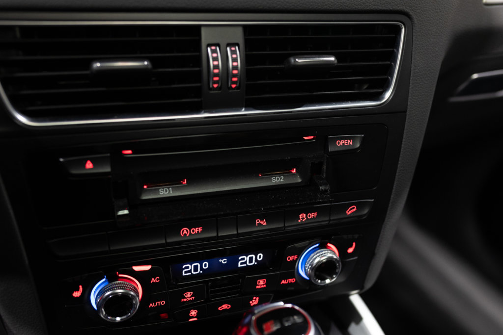 SQ5 Blanc Kerim Interieur 40