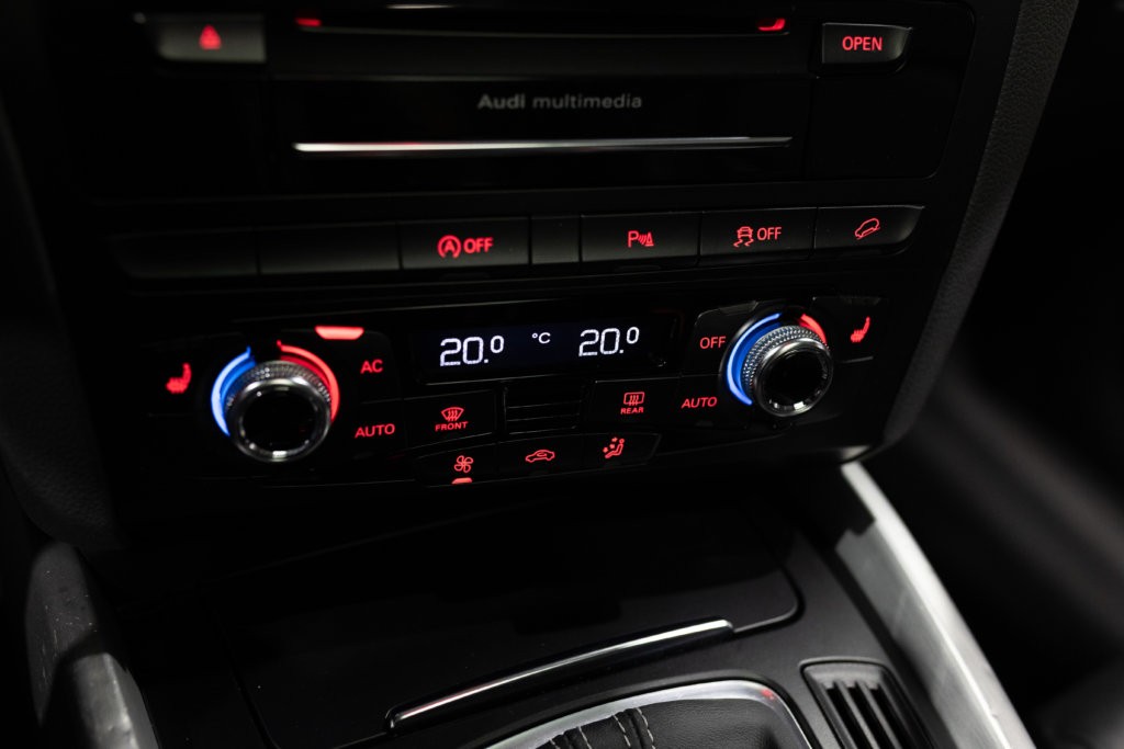 SQ5 Blanc Kerim Interieur 42