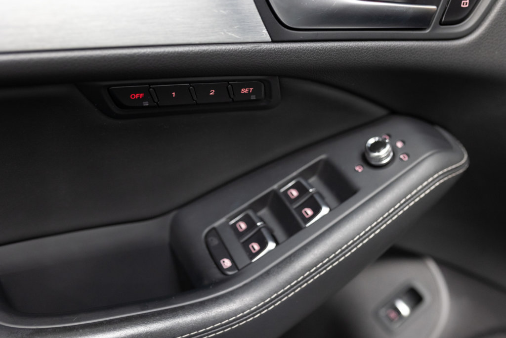 SQ5 Blanc Kerim Interieur 5
