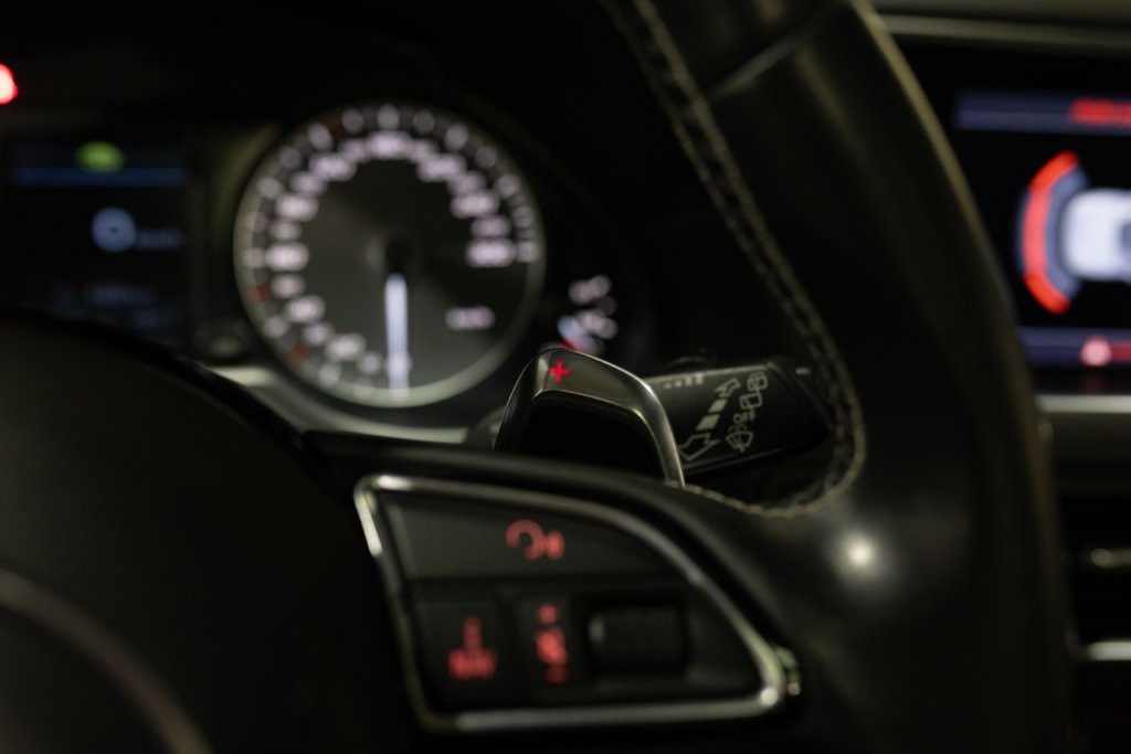 SQ5 Blanc Kerim Interieur 52