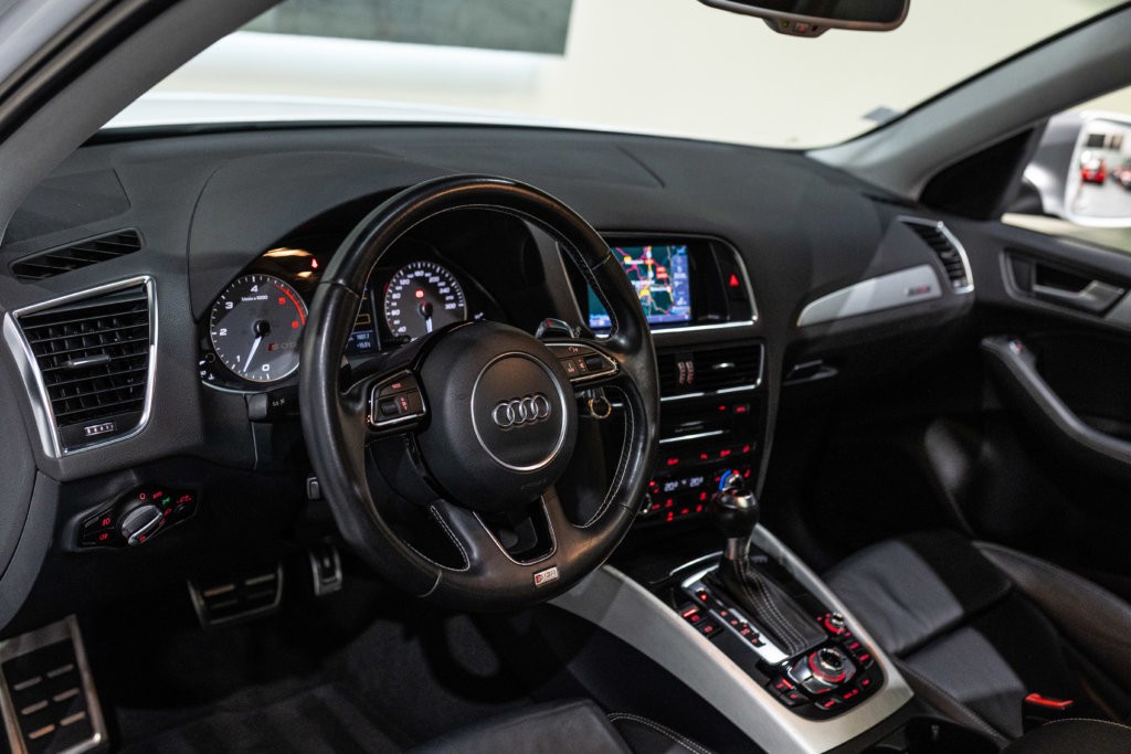 SQ5 Blanc Kerim Interieur 7