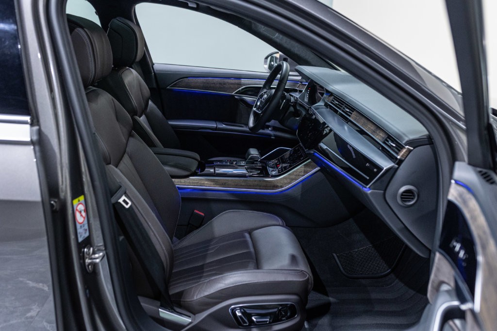Audi A8L Grise Interieur 10