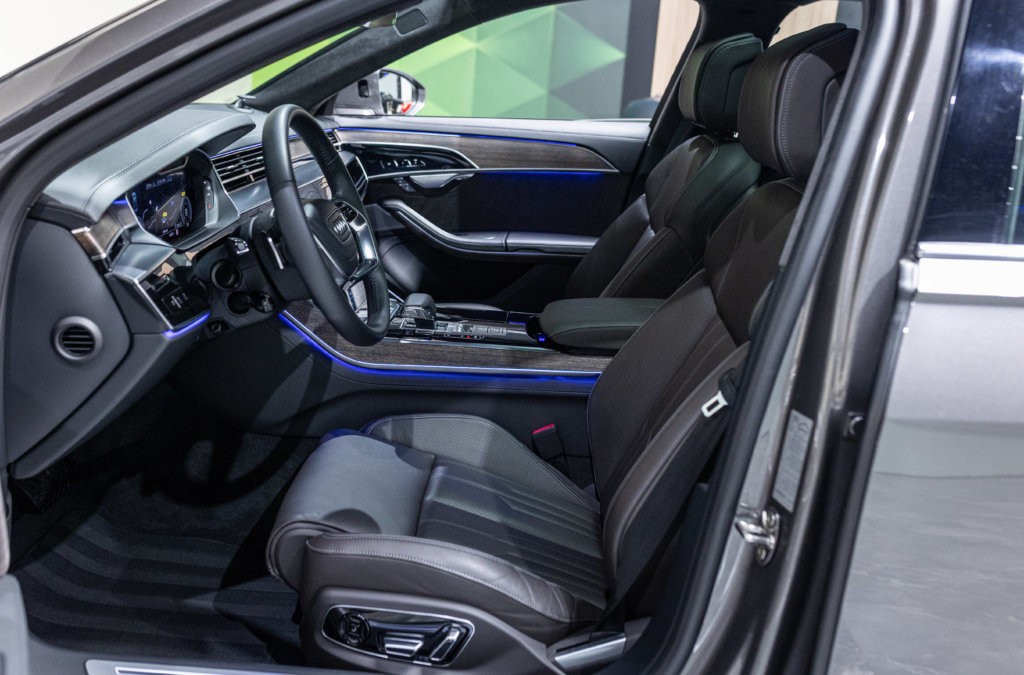 Audi A8L Grise Interieur