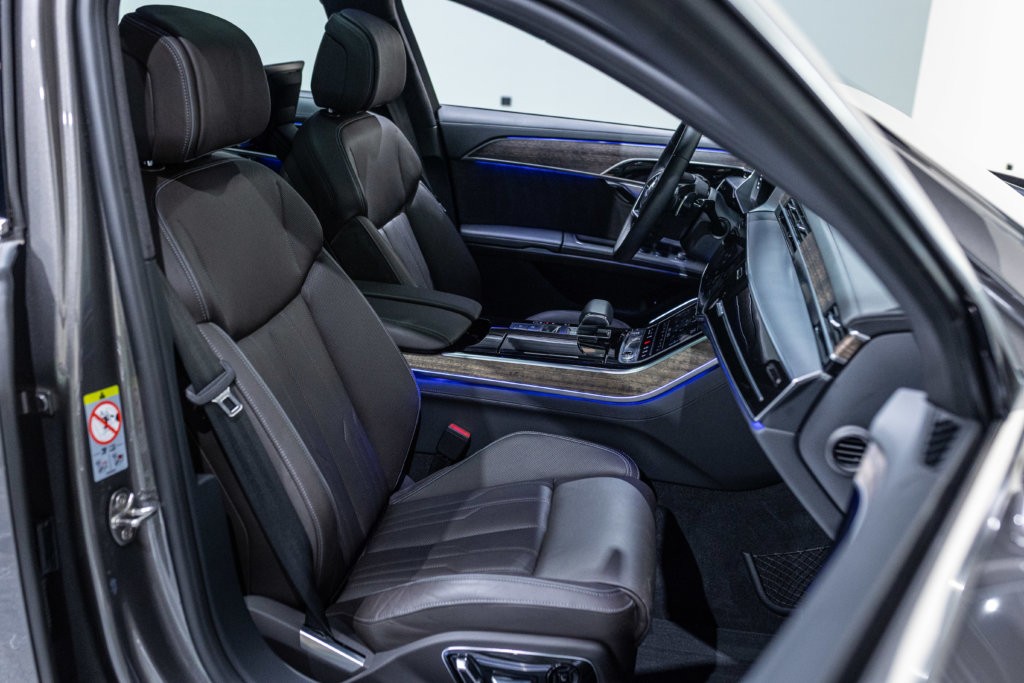 Audi A8L Grise Interieur 11