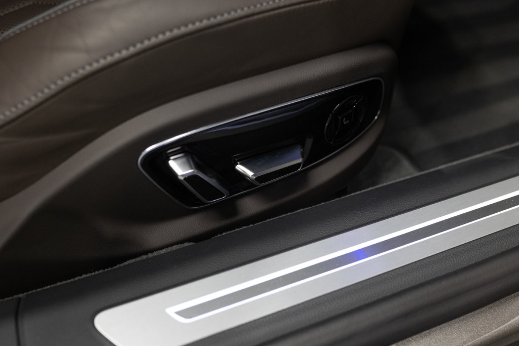 Audi A8L Grise Interieur 13