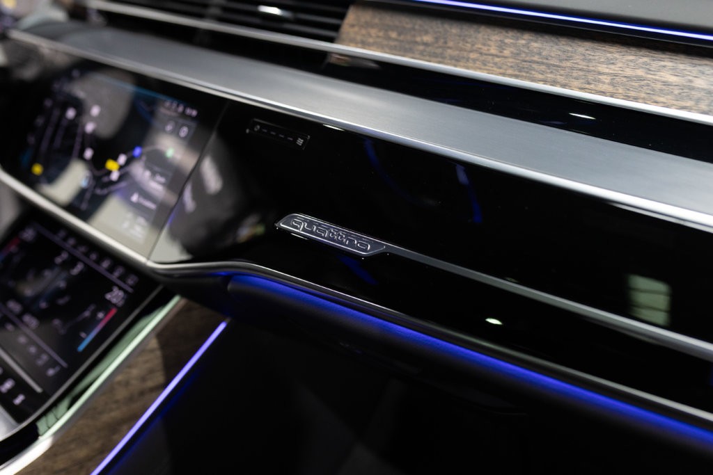 Audi A8L Grise Interieur 25
