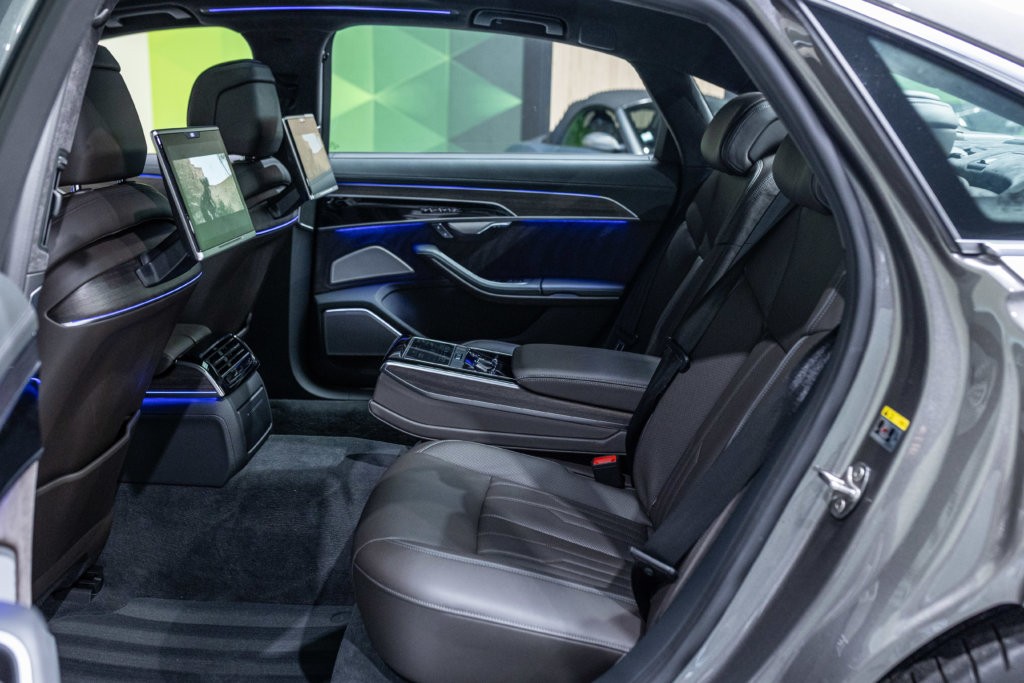 Audi A8L Grise Interieur 29