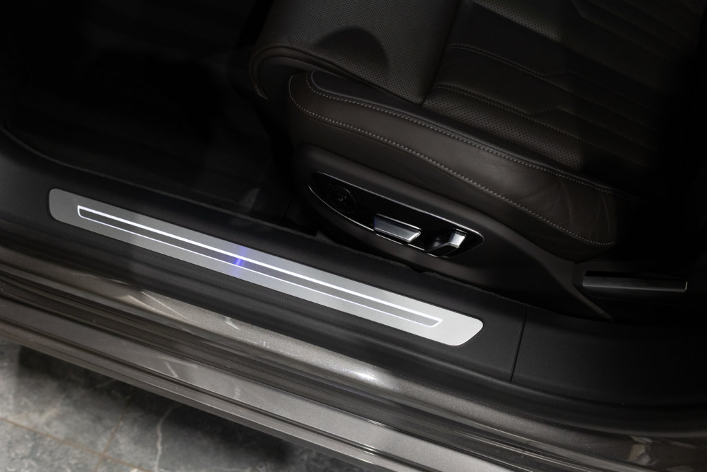 Audi A8L Grise Interieur 3