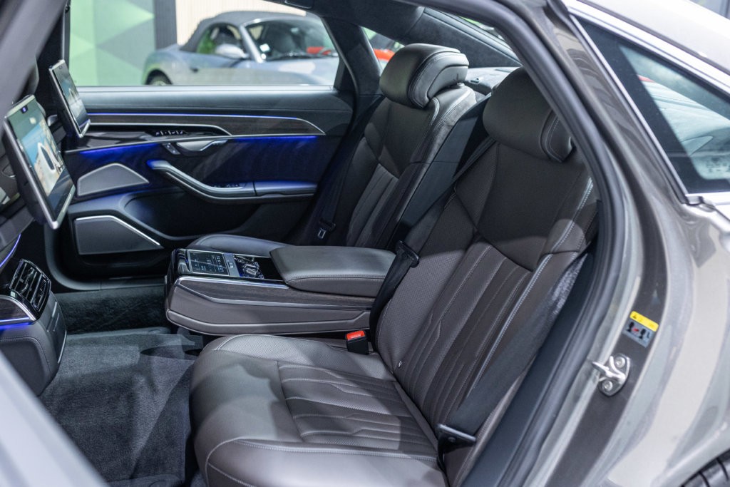 Audi A8L Grise Interieur 30