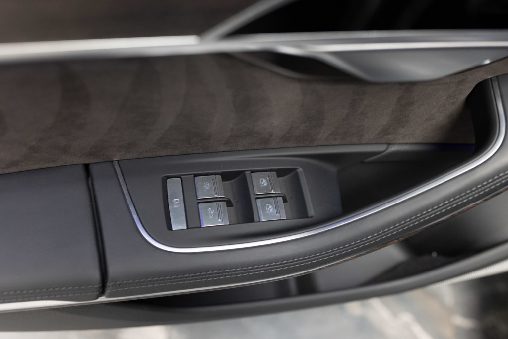 Audi A8L Grise Interieur 32