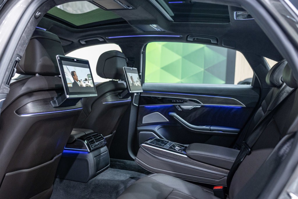 Audi A8L Grise Interieur 35