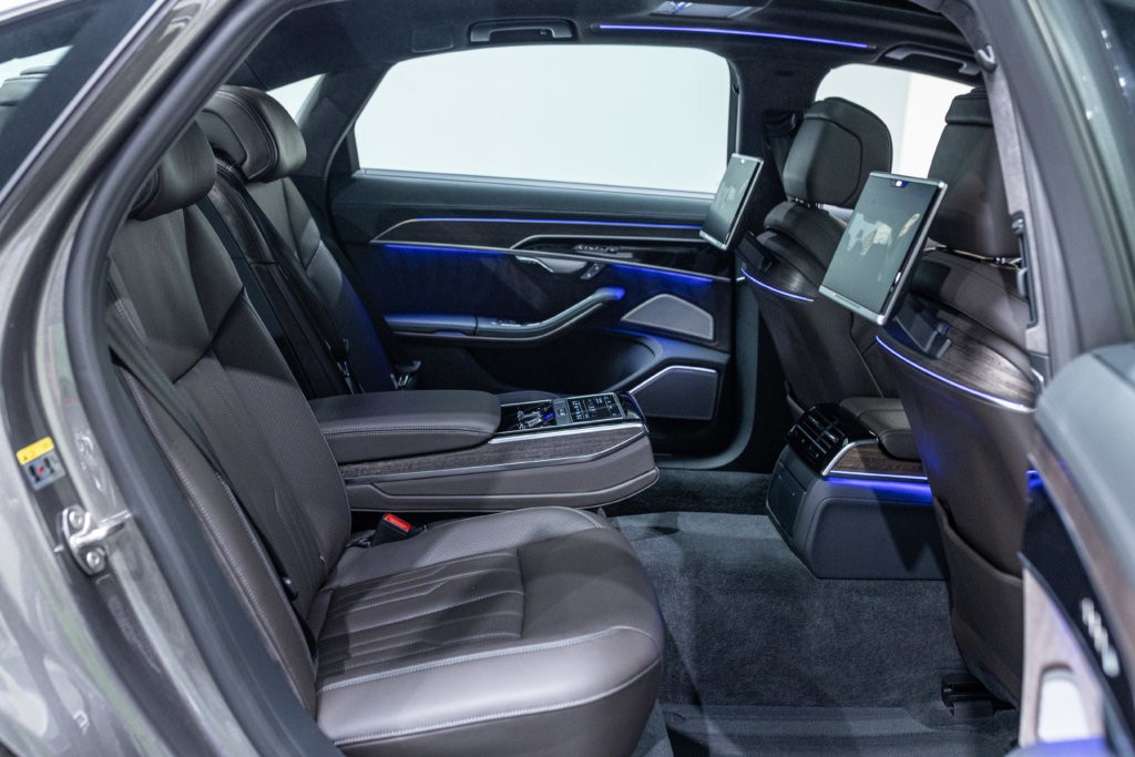 Audi A8L Grise Interieur 36
