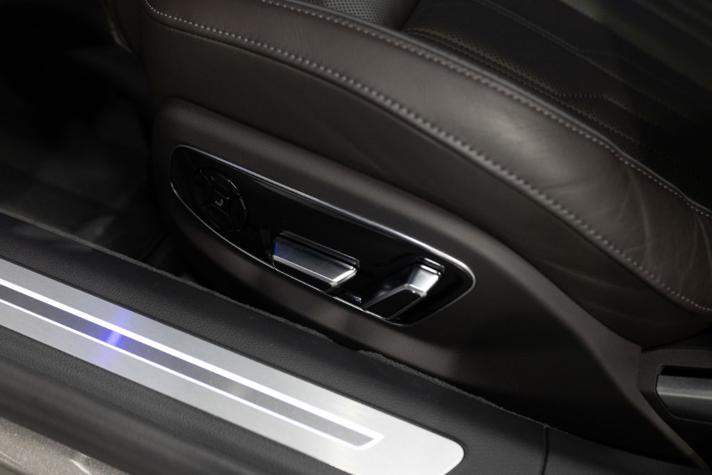 Audi A8L Grise Interieur 4