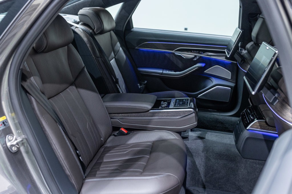 Audi A8L Grise Interieur 40
