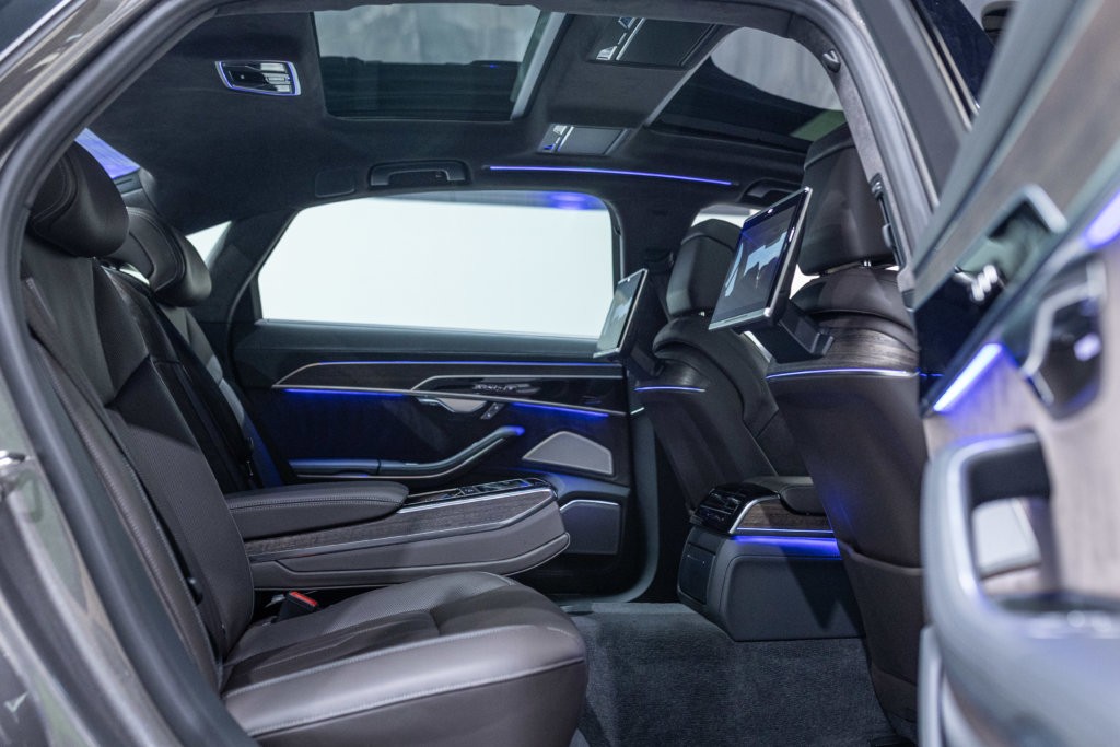 Audi A8L Grise Interieur 41