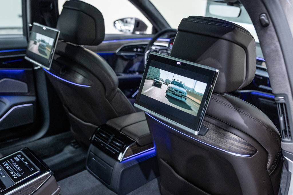 Audi A8L Grise Interieur 42