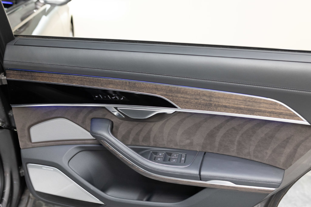 Audi A8L Grise Interieur 43