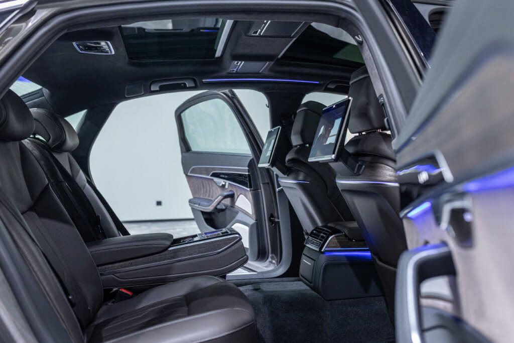 Audi A8L Grise Interieur 50