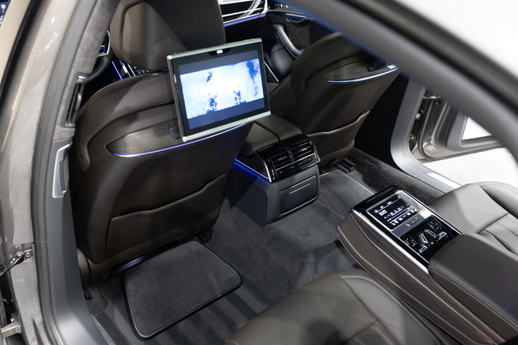 Audi A8L Grise Interieur 53