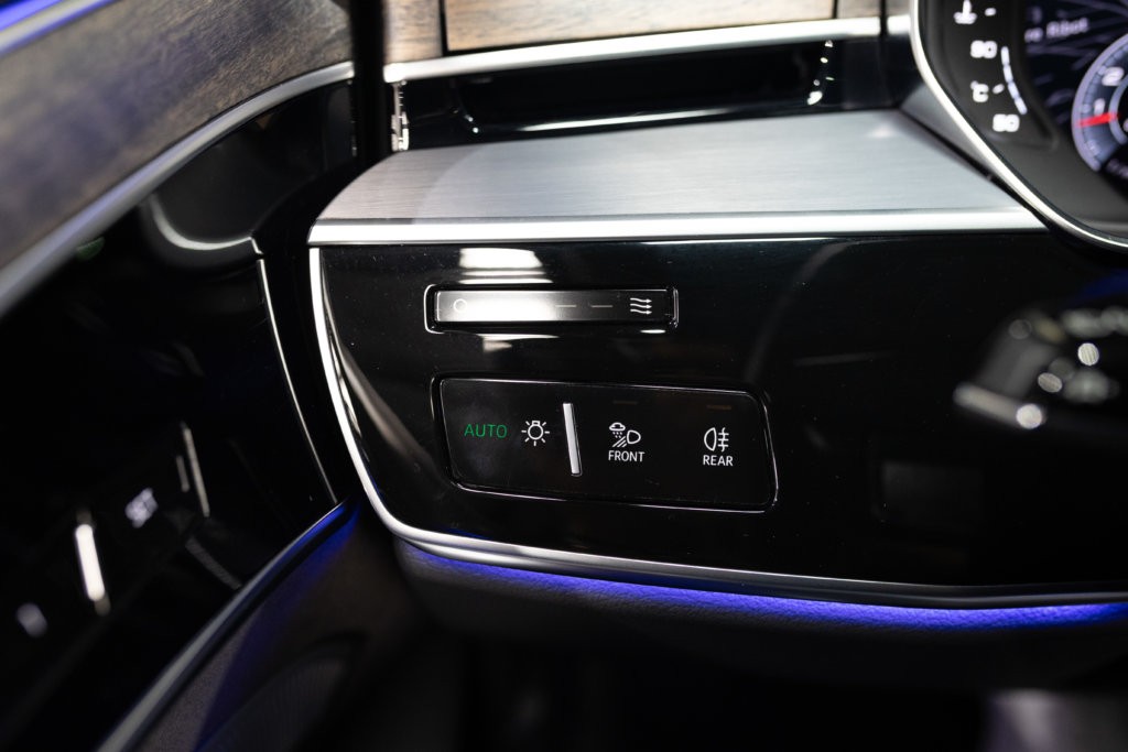 Audi A8L Grise Interieur 54