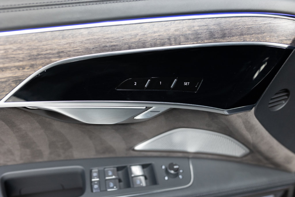 Audi A8L Grise Interieur 6