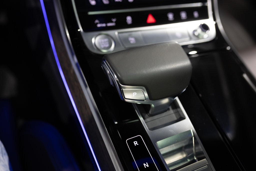 Audi A8L Grise Interieur 62