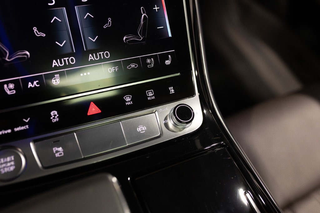 Audi A8L Grise Interieur 66