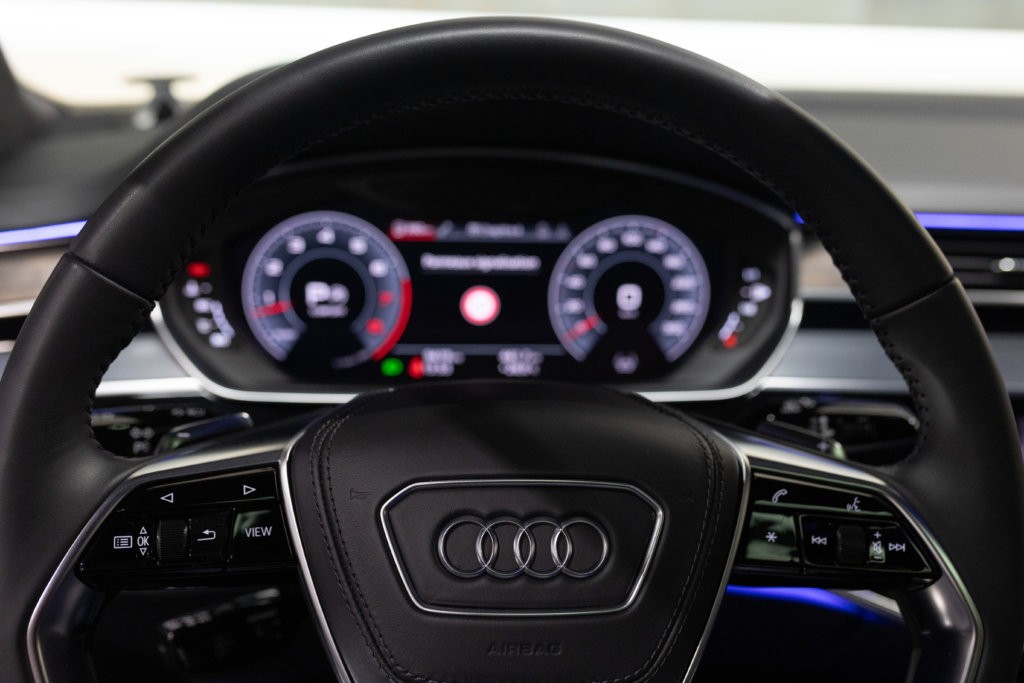 Audi A8L Grise Interieur 77