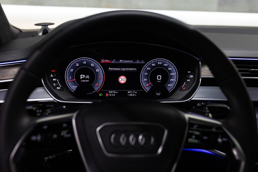 Audi A8L Grise Interieur 78