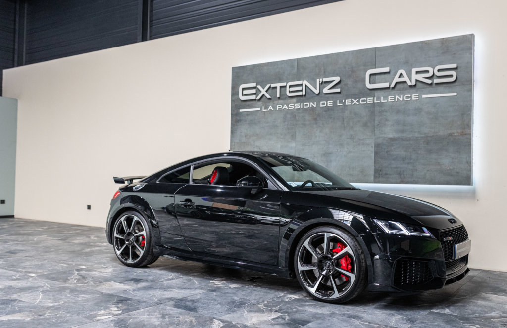 Audi TT RS Noir 3-4