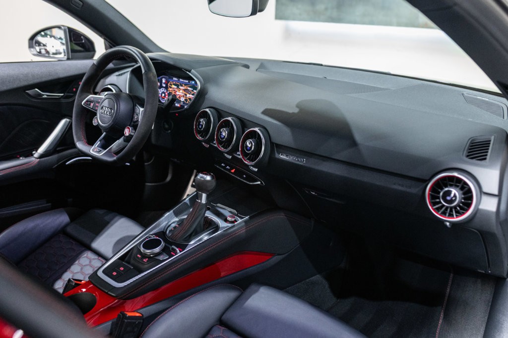 Audi TT RS Noir Interieur 11