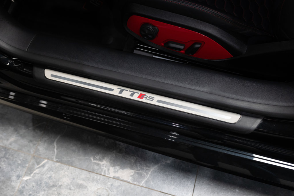 Audi TT RS Noir Interieur 3