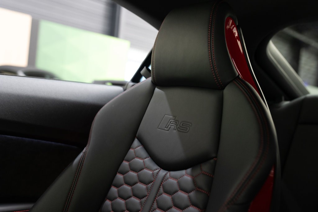 Audi TT RS Noir Interieur 40