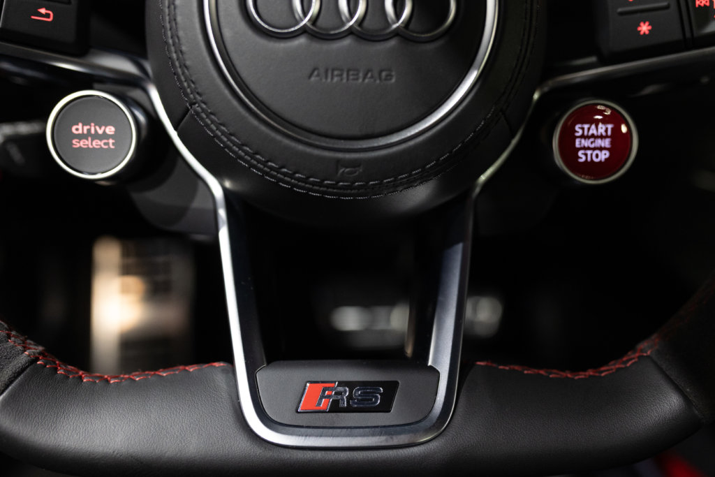 Audi TT RS Noir Interieur 48