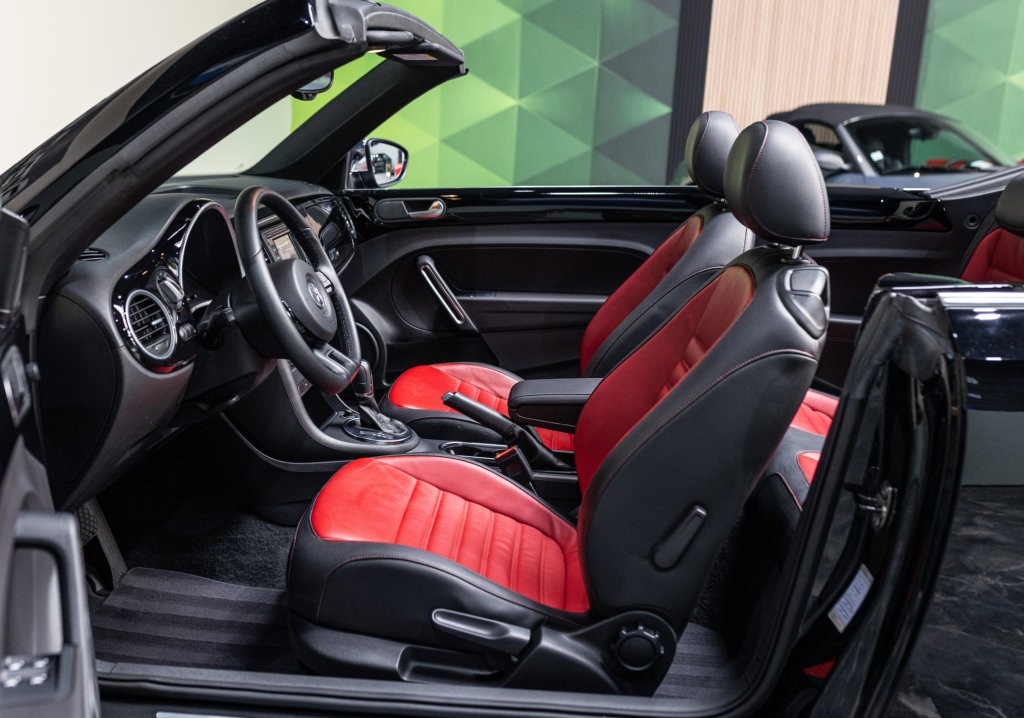 Beetle Cab Noir Interieur