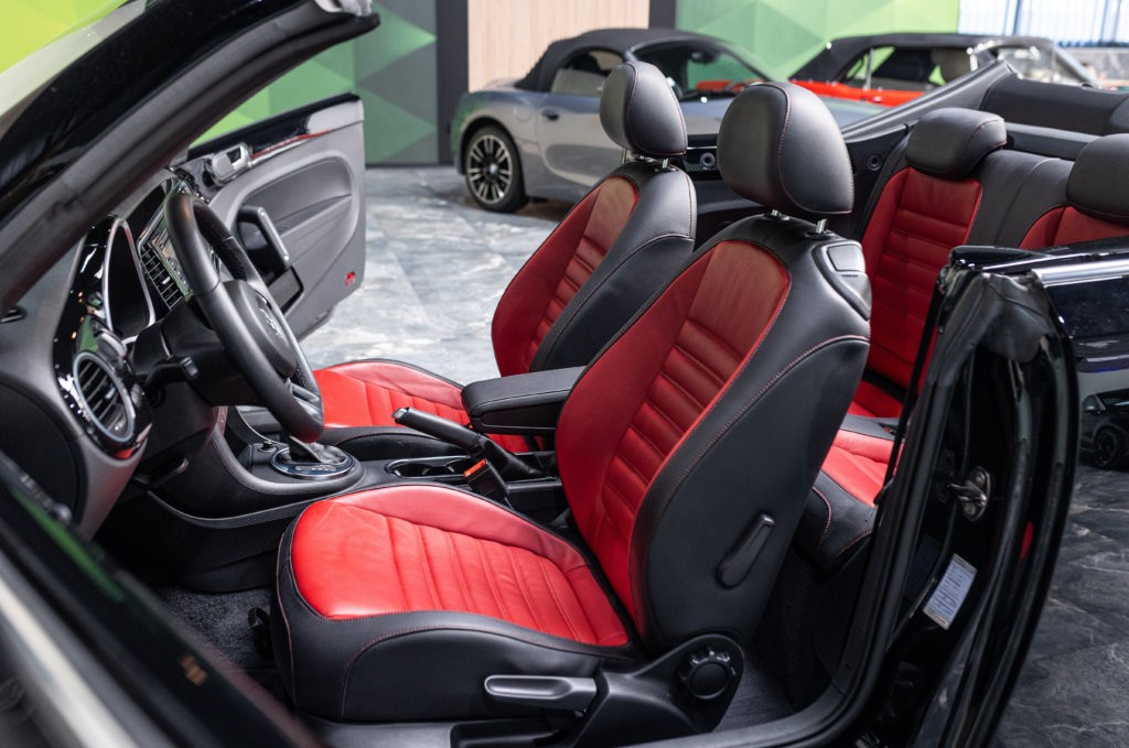 Beetle Cab Noir Interieur 16