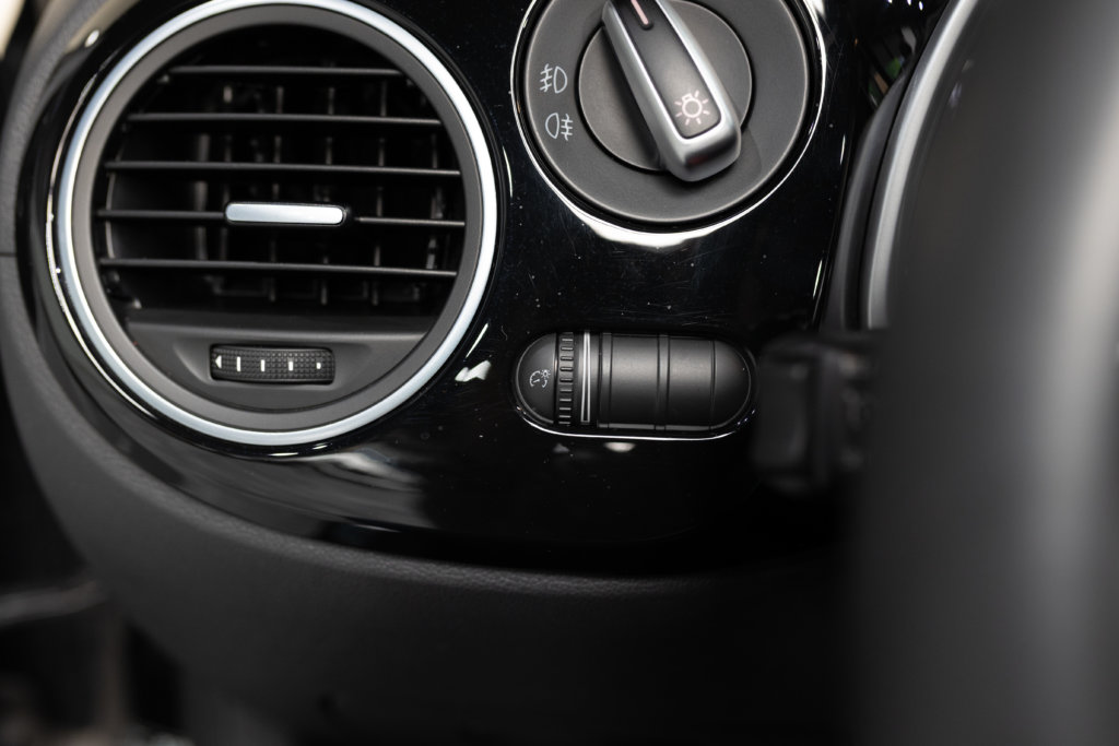 Beetle Cab Noir Interieur 24