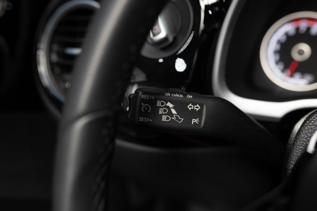 Beetle Cab Noir Interieur 40