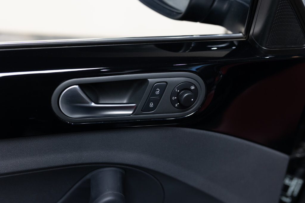 Beetle Cab Noir Interieur 5
