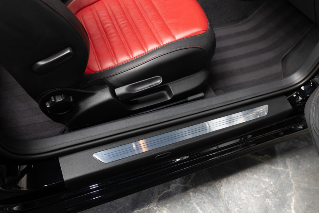 Beetle Cab Noir Interieur 9