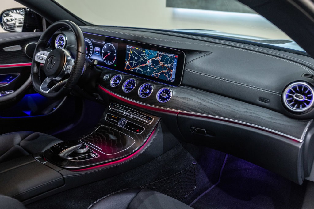 Classe E220D Bleu Interieur 12