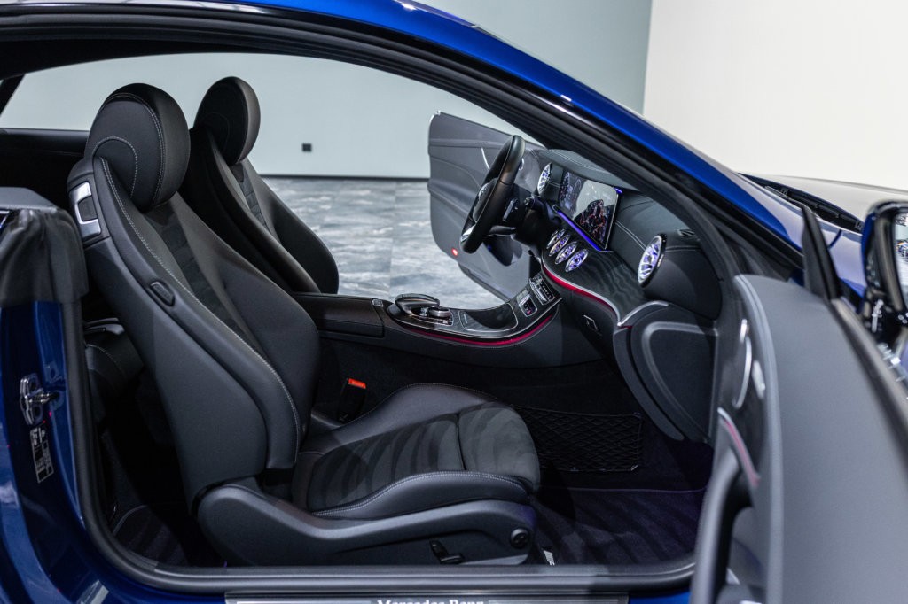 Classe E220D Bleu Interieur 19