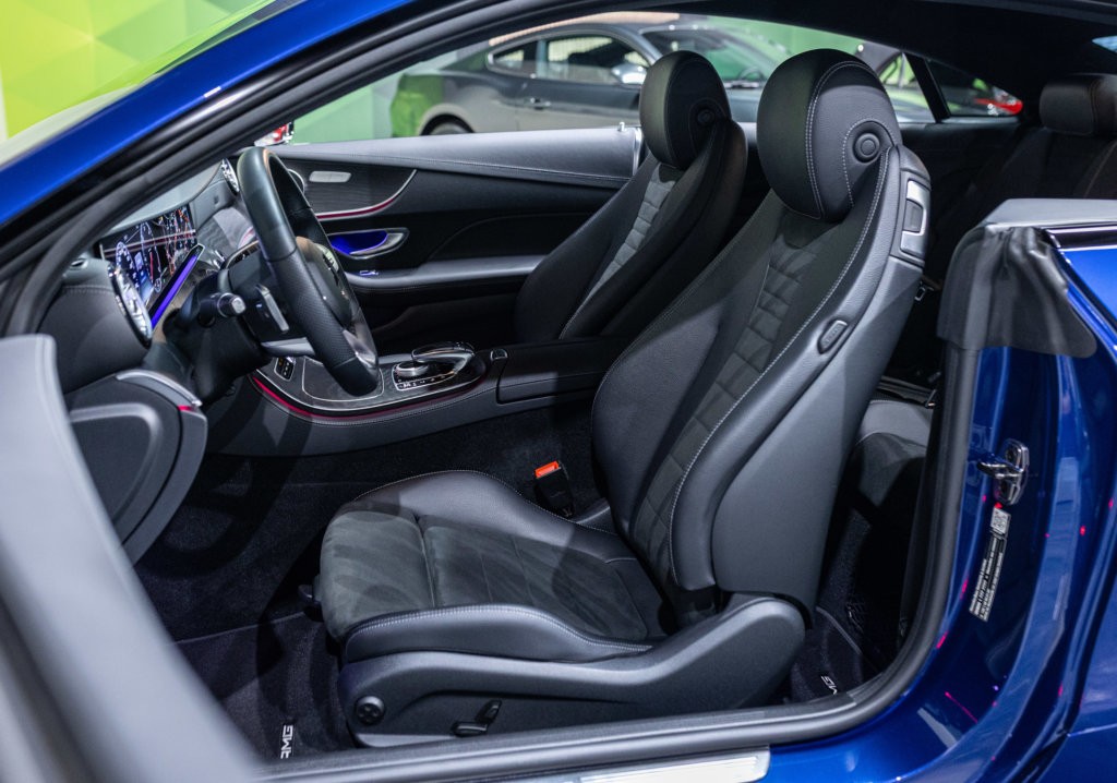 Classe E220D Bleu Interieur 2