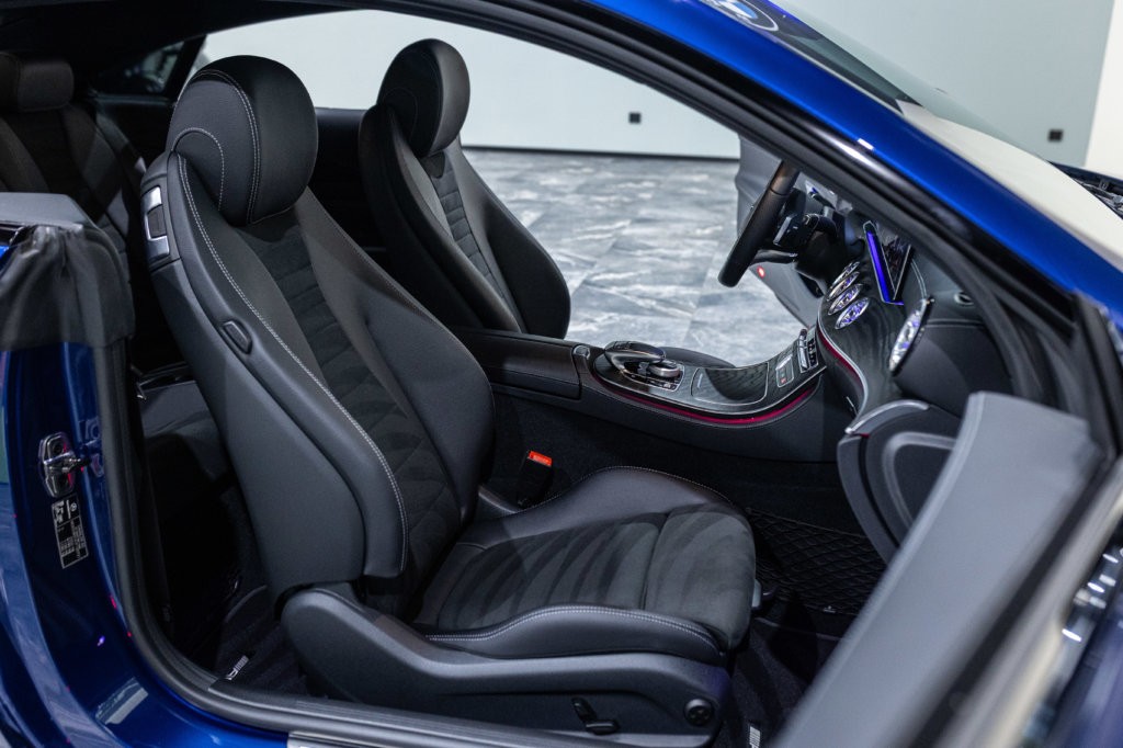 Classe E220D Bleu Interieur 20