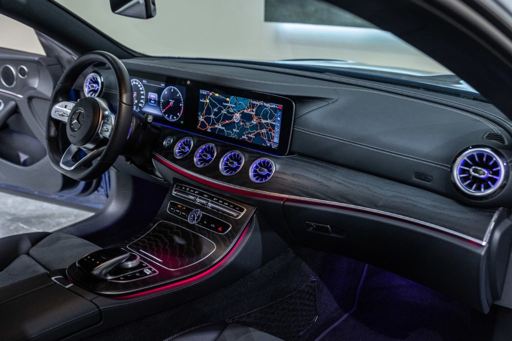 Classe E220D Bleu Interieur 21