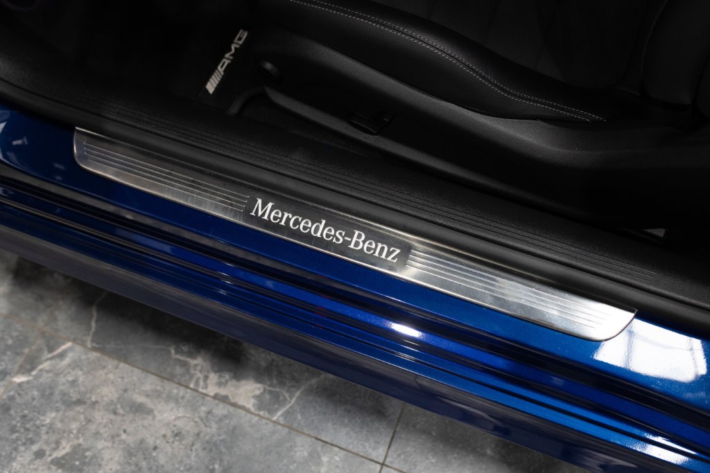 Classe E220D Bleu Interieur 3