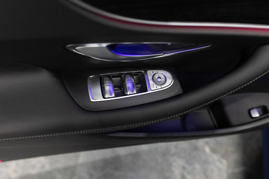 Classe E220D Bleu Interieur 4