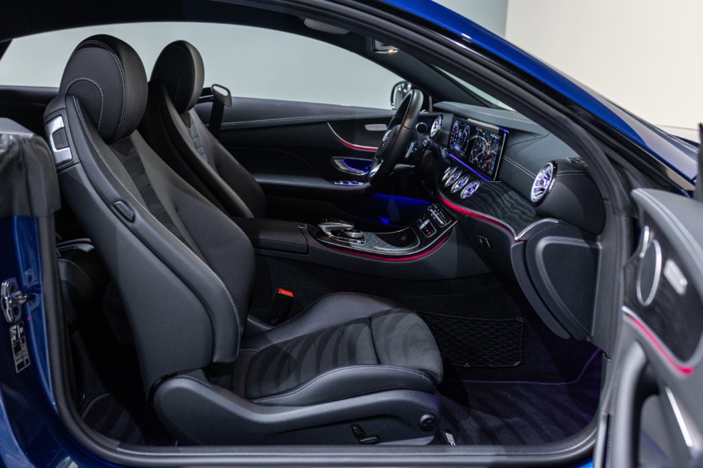 Classe E220D Bleu Interieur 7