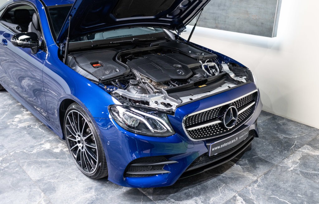 Classe E220D Bleu Moteur